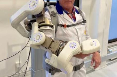 Avionics and Mechatronics platform for internal ISS robotics applications - Space Exoskeleton System (Human Hand Exoskeleton + Avionics and Mechatronics platform)