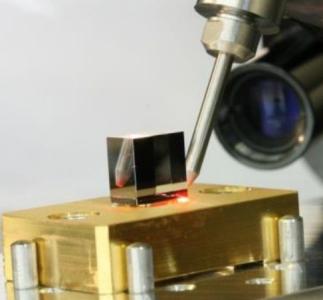 Optomechanical mounts for large lenses
