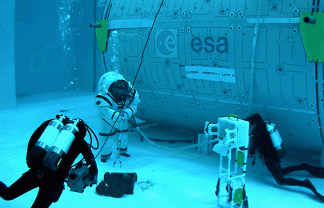 Concept Development of EVA Operationsin EAC Neutral Buoyancy Facility for Extra-terrestrial Surface Explorations. (Moondive)